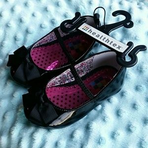 Little girls Healthtex black shoes